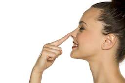 レディエッセを鼻に注入するリスクは？効果や副作用を解説